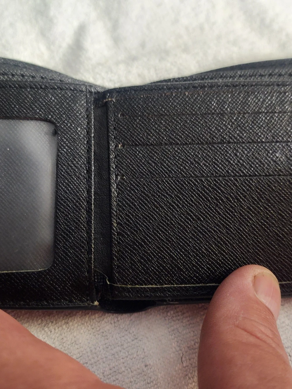 Gucci Black Leather Bifold Card Wallet with ID Window